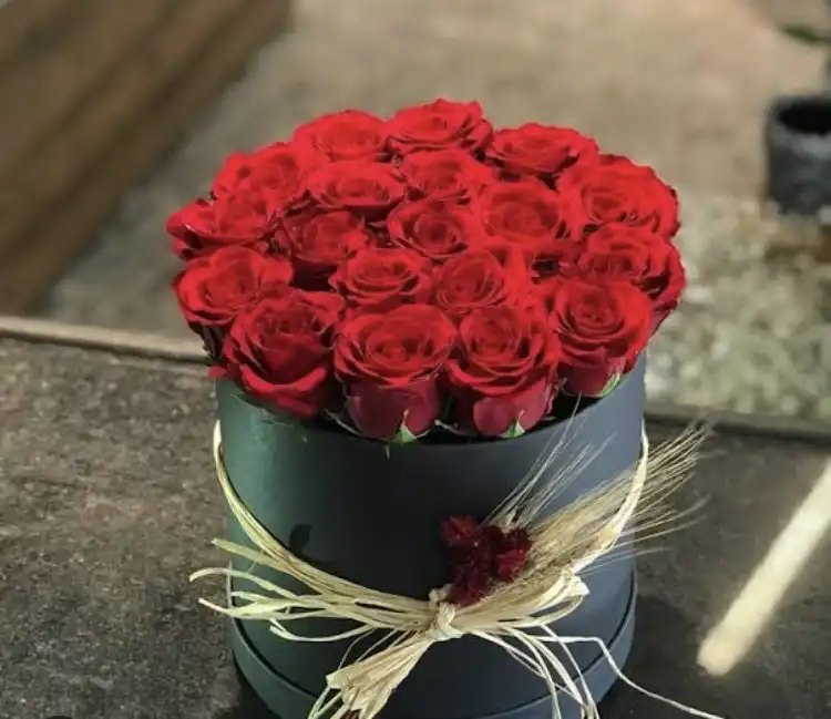 Kutuda Kırmızı Güller