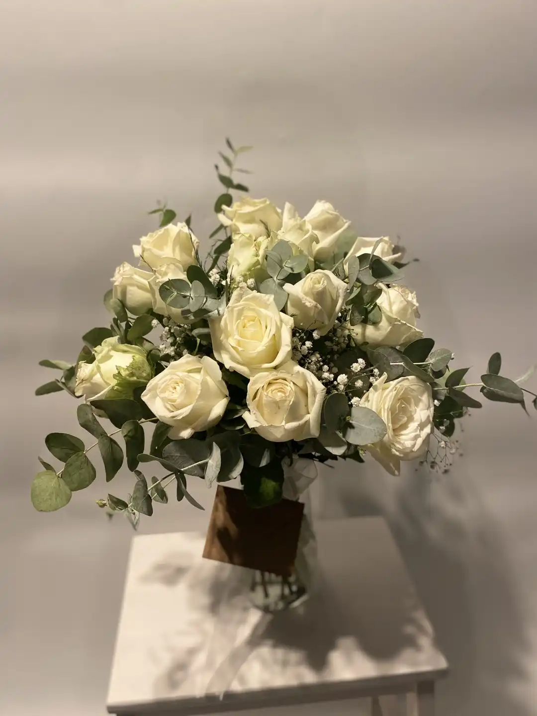 Vazoda Beyaz Güller